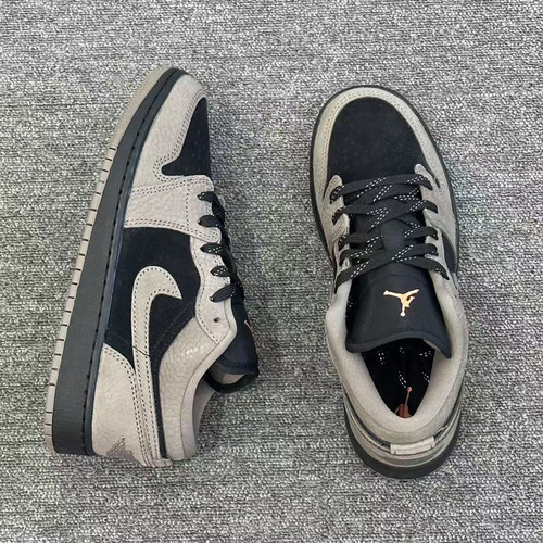 Jordan男子AJ1低帮运动鞋