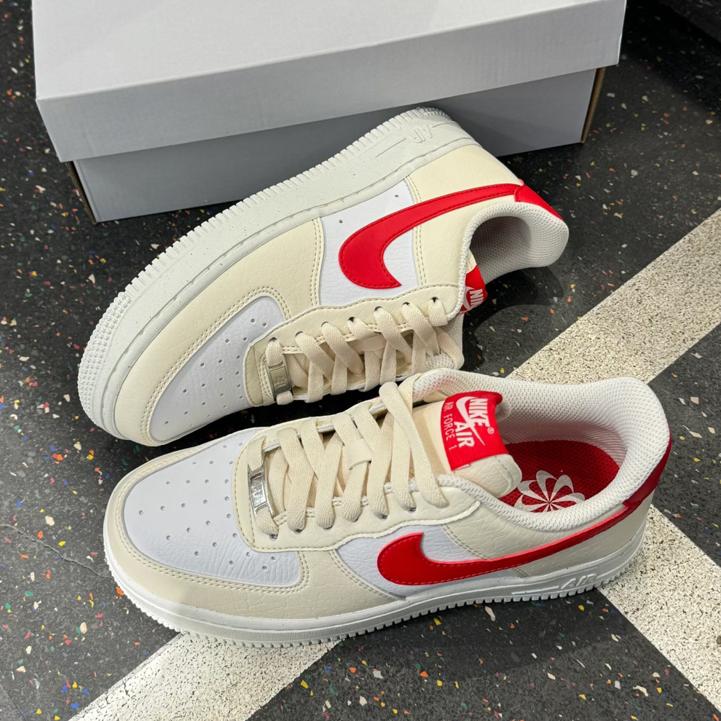 Nike耐克女子空军一号低帮板鞋
