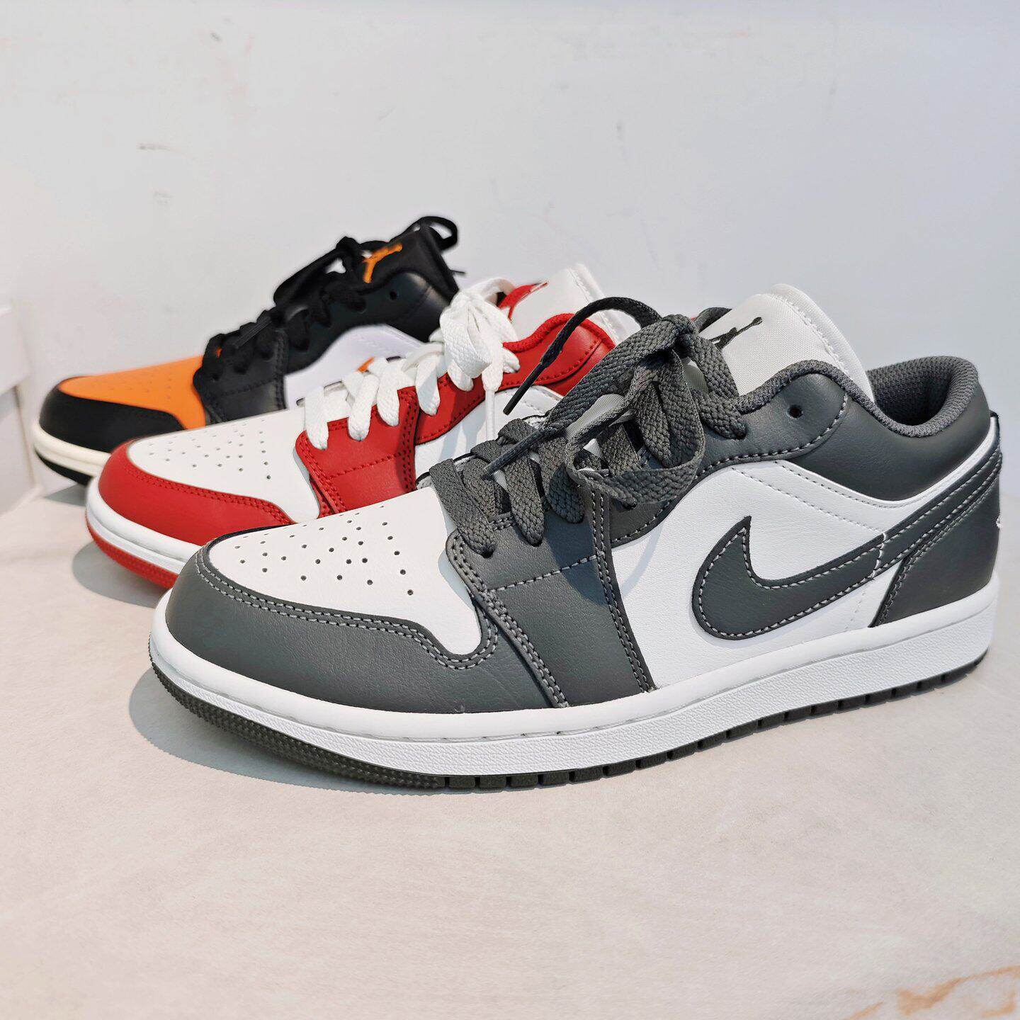 25款Air Jordan 1耐克男子运动鞋AJ1低帮减震黑红休闲板鞋553558