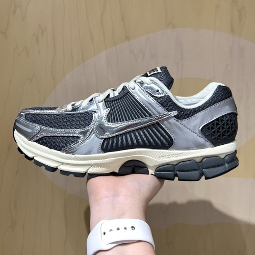 Nike耐克男子网面透气运动鞋