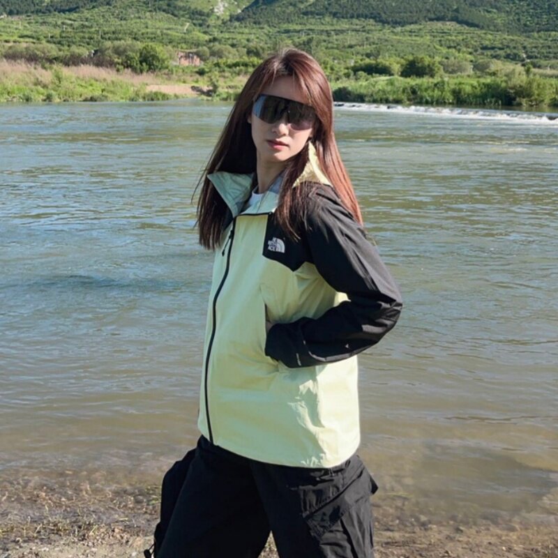 北面冲锋衣外套女子防水运动夹克