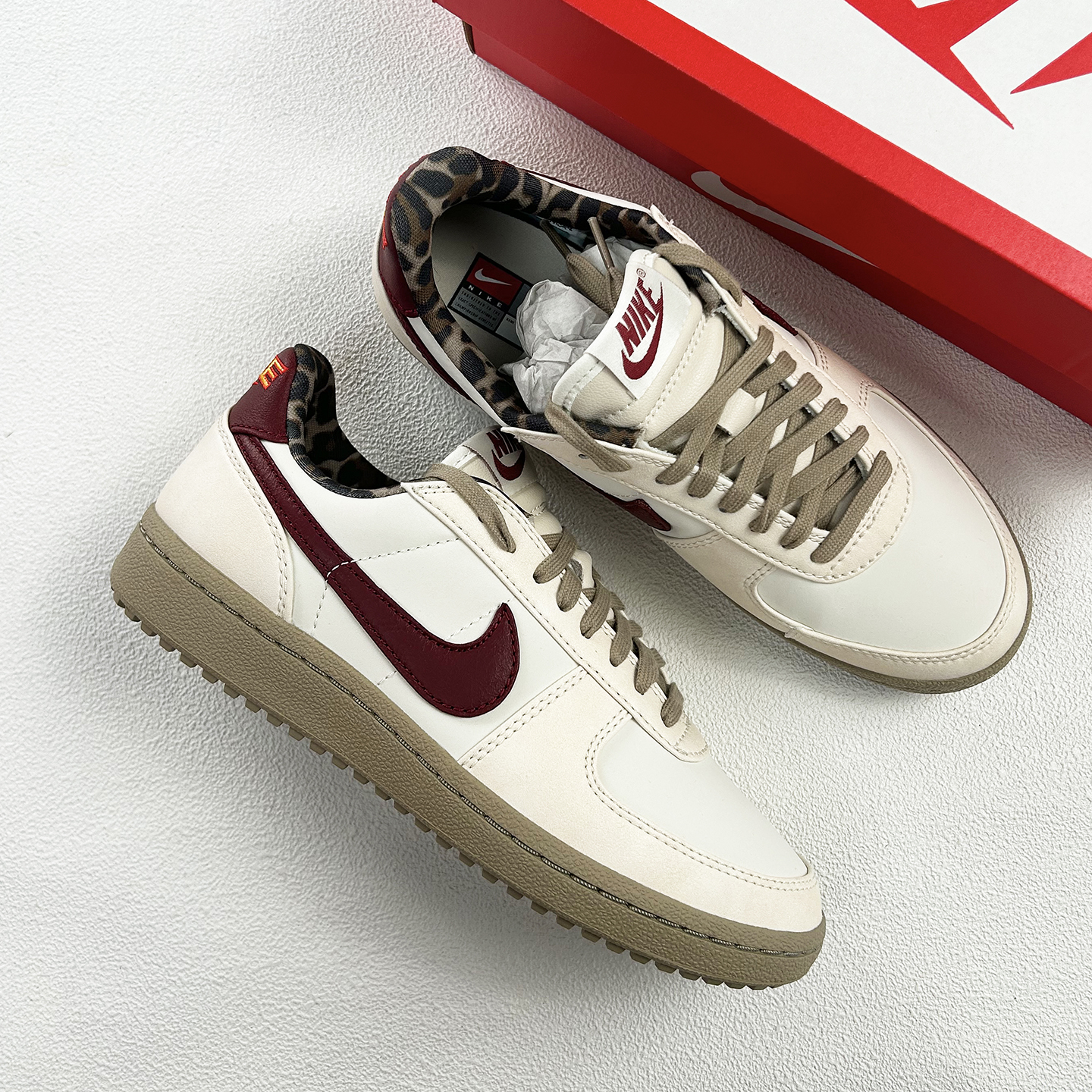 Nike耐克女子复古薄底运动鞋