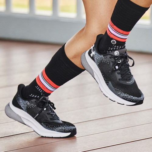 UA女HOVR舒适透气缓震运动跑步鞋