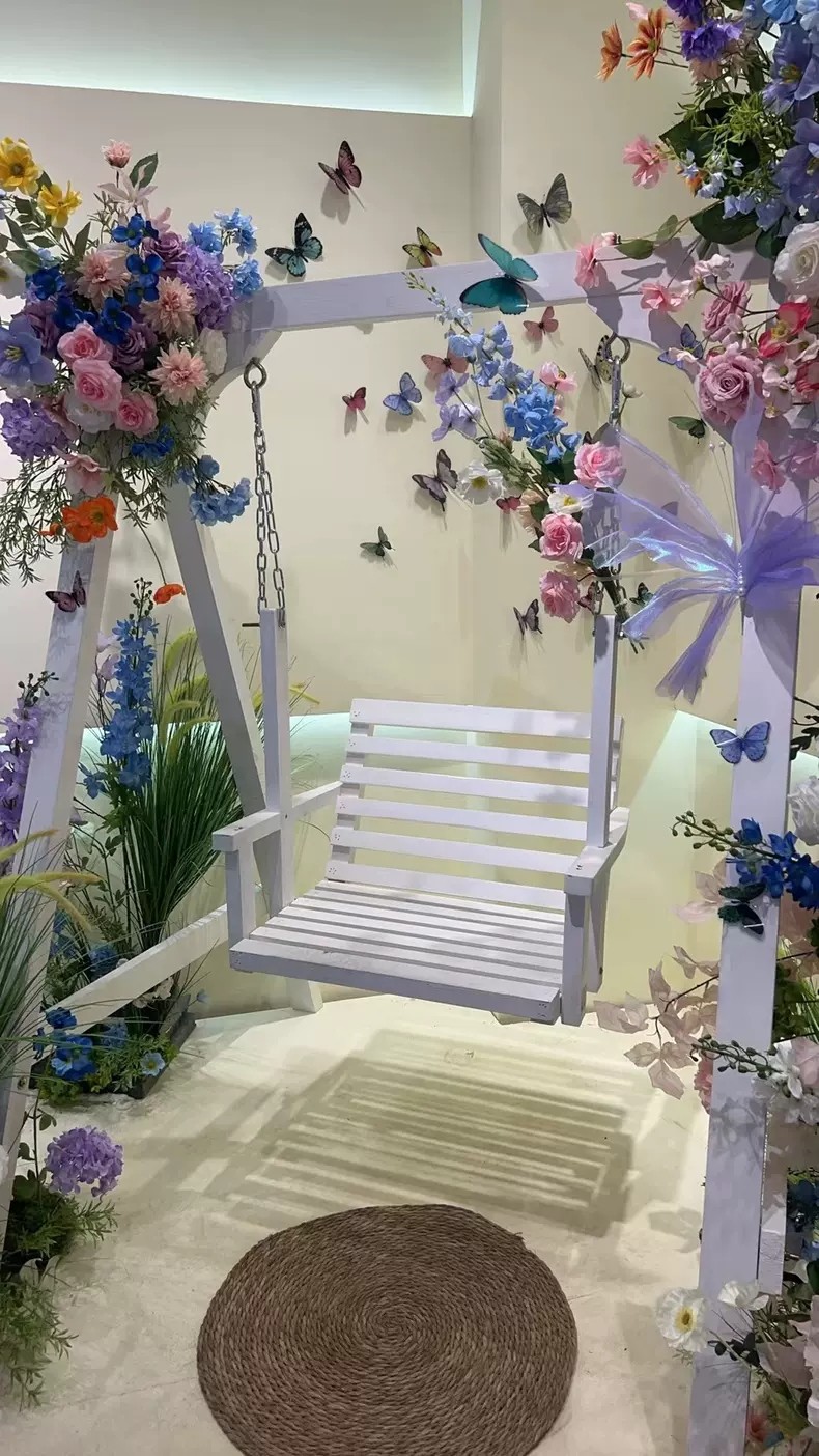 网红彩色实木秋千户外阳台摇椅儿童成人吊椅简约庭院花园布景秋千