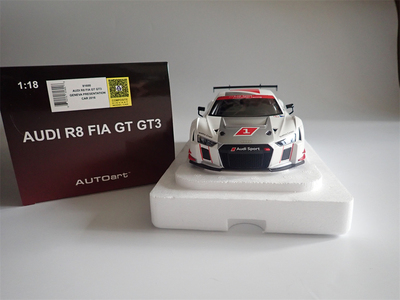 奥拓1：18特价奥迪R8汽车模型