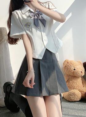 星依初 jk收腰制服衬衫女纯欲设计感辣妹上衣修身短款短袖衬衣
