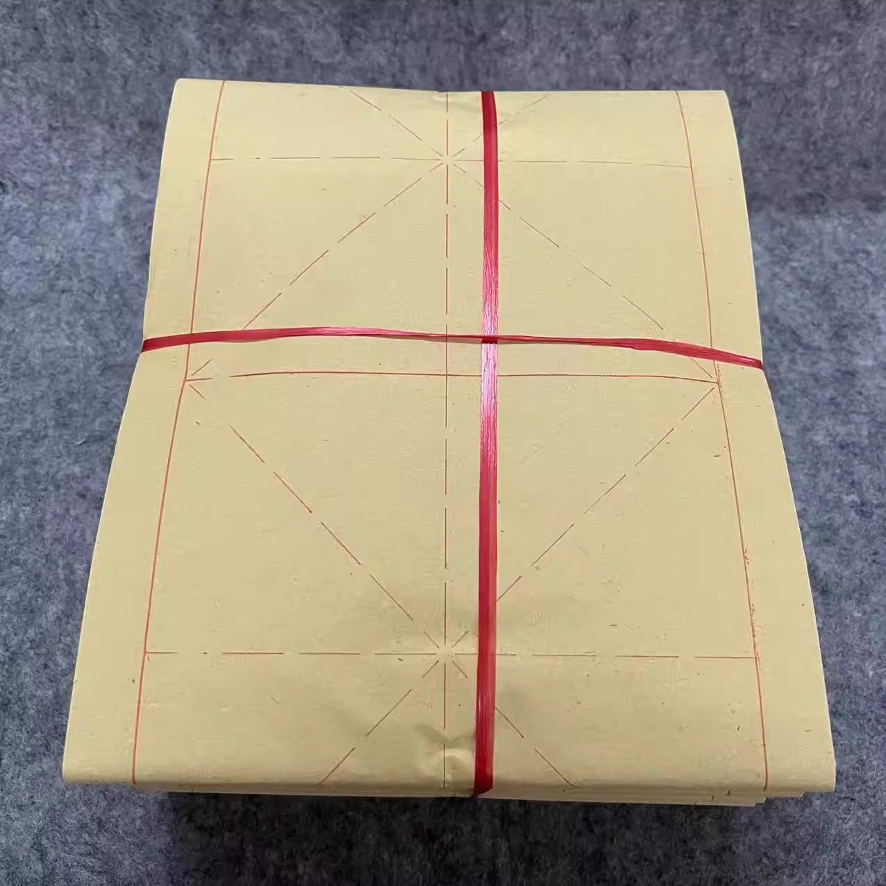包邮加厚黄大米格毛边纸16cm*4格 320张初学大楷书法练习