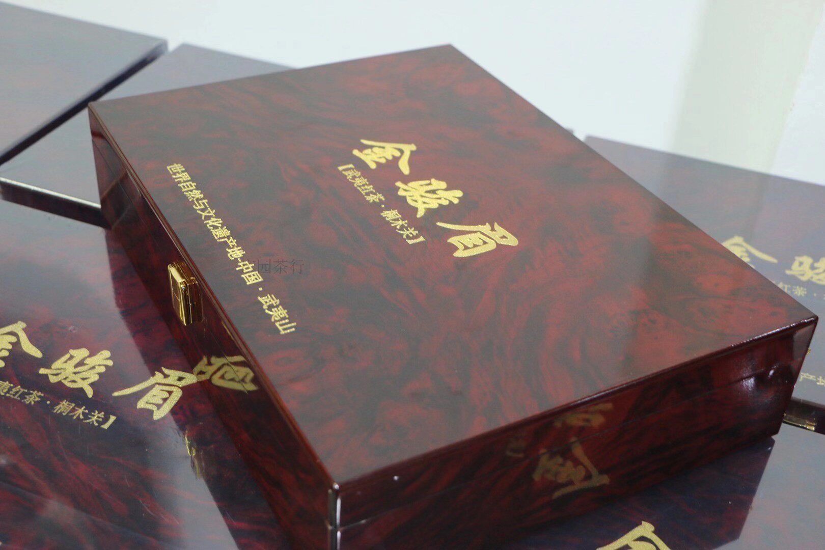 2025年武夷山桐木关红茶小短芽全黄金骏眉罐装礼盒装送礼
