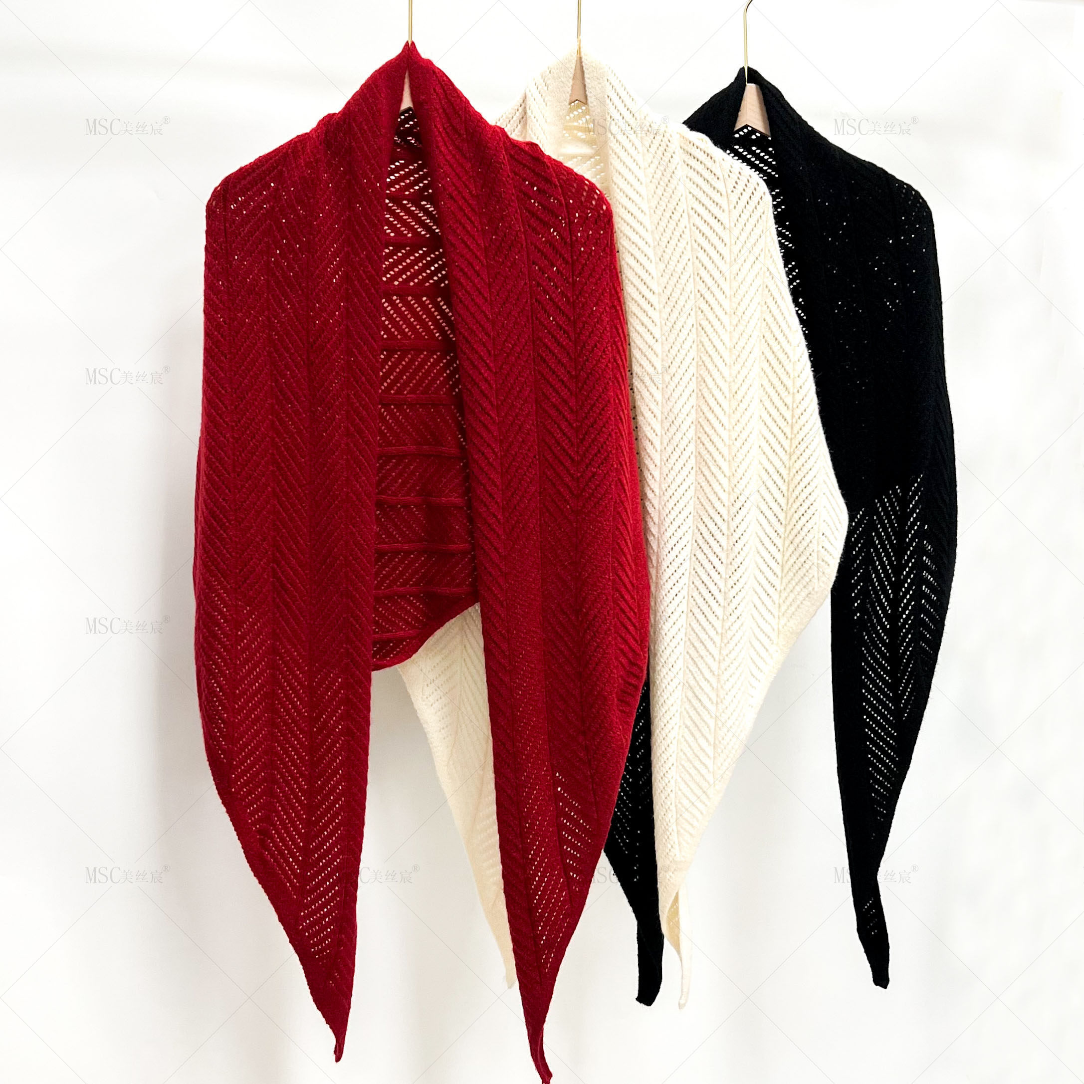 美丝宸【胭脂】新款羊毛披肩外搭披肩三角纯色秋冬季针织空调房