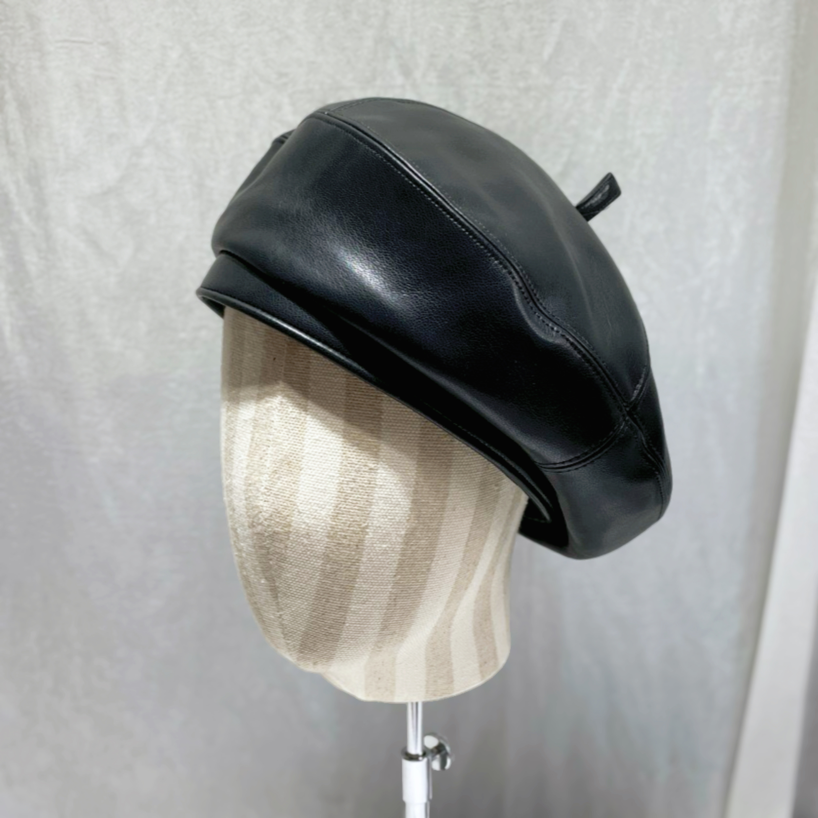 法式复古贝雷帽女秋冬黑色皮质画家帽显脸小百搭气质蓓蕾帽子网红