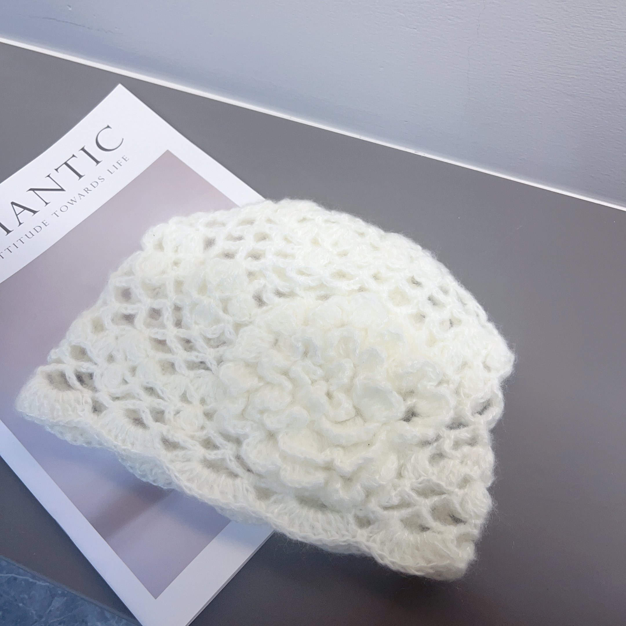 博主推荐新款手工编织复古花朵镂空钩花针织帽子包头女帽仿马海毛