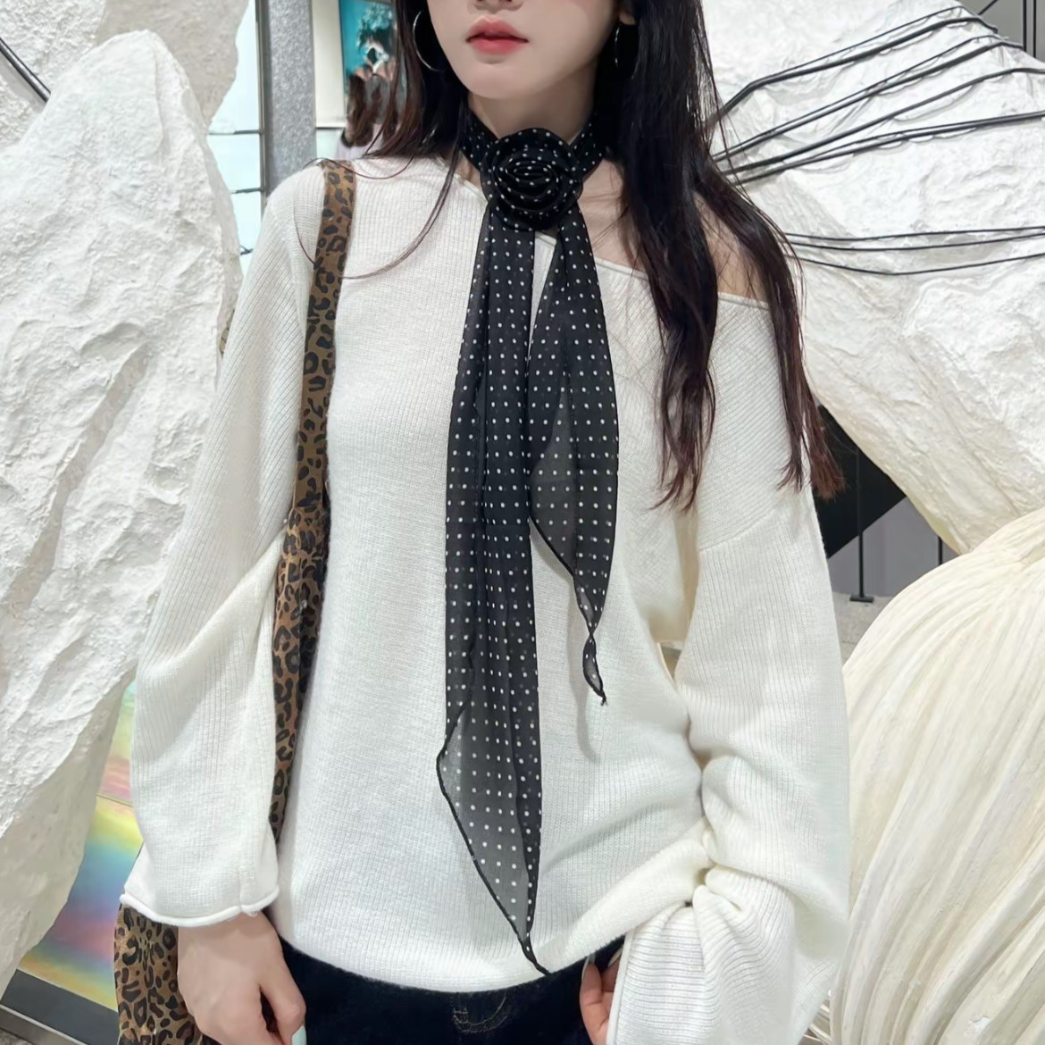 网红雪纺长条小丝巾玫瑰花朵波点系带扣领花博主围巾丝带女圆点