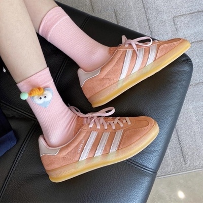 Adidas阿迪达斯三叶草2026夏女子T头鞋GAZELLE经典休闲板鞋IE2946