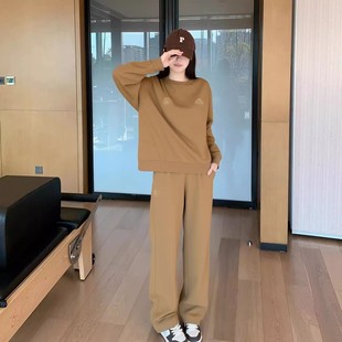 阿迪达斯2025年冬季新款女子时尚潮流运动休闲直筒针织长裤JJ3557