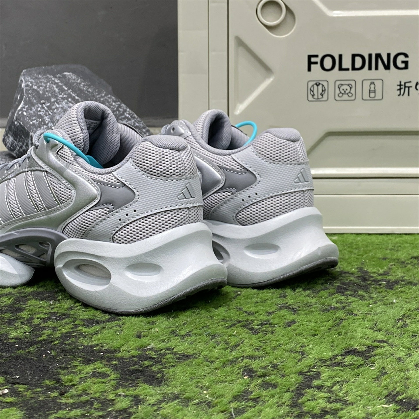 阿迪达斯老爹鞋女增高旅游鞋