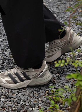 adidas阿迪达斯男子LIGHTBLAZE ATR运动训练缓震跑步鞋JP7774