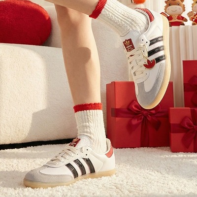 Adidas阿迪达斯三叶草红色板鞋