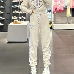 阿迪达斯三叶草女裤2026春款宽松百搭运动裤休闲裤束脚长裤IR6041