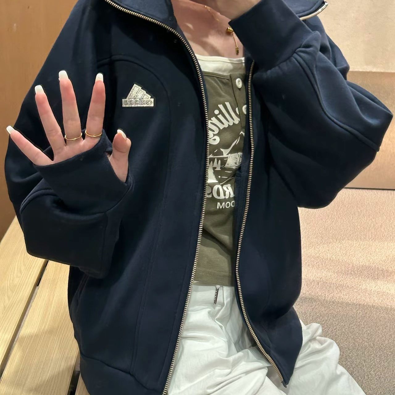 Adidas阿迪达斯立领加绒外套女