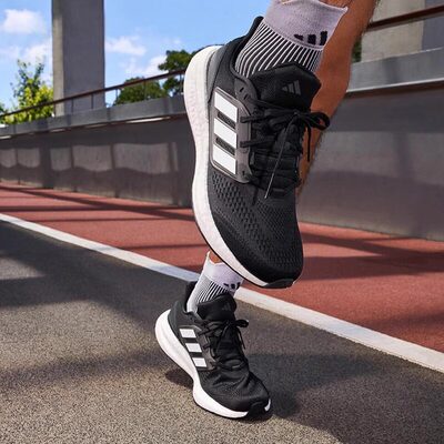 阿迪达斯男鞋减震回弹运动跑步鞋