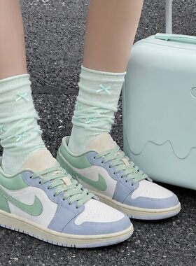 Nike耐克女鞋air Jordan 1 AJ1刺绣低帮鞋运动复古板鞋DC0774-108