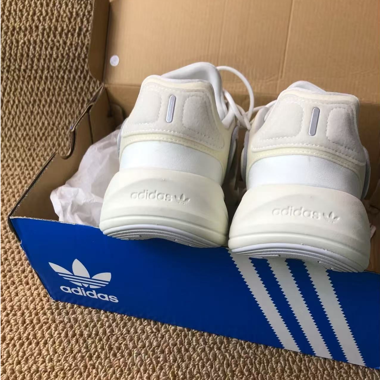 Adidas阿迪达斯正品冬男鞋女鞋2026网红同款百搭运动老爹鞋JH7365