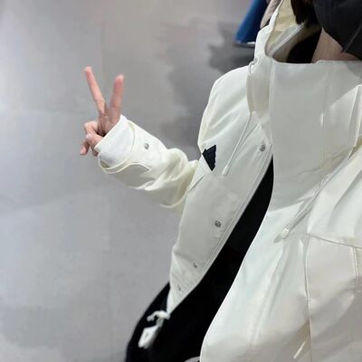 阿迪达斯女防风保暖休闲夹克正品