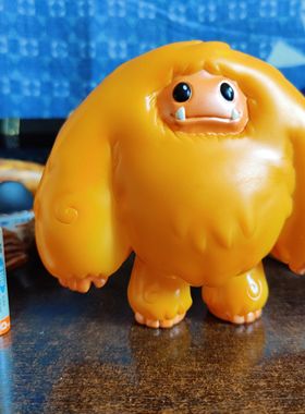 潮流设计sofubi橘色珍珠雪怪手办模型公仔摆件景品玩具玩偶现货