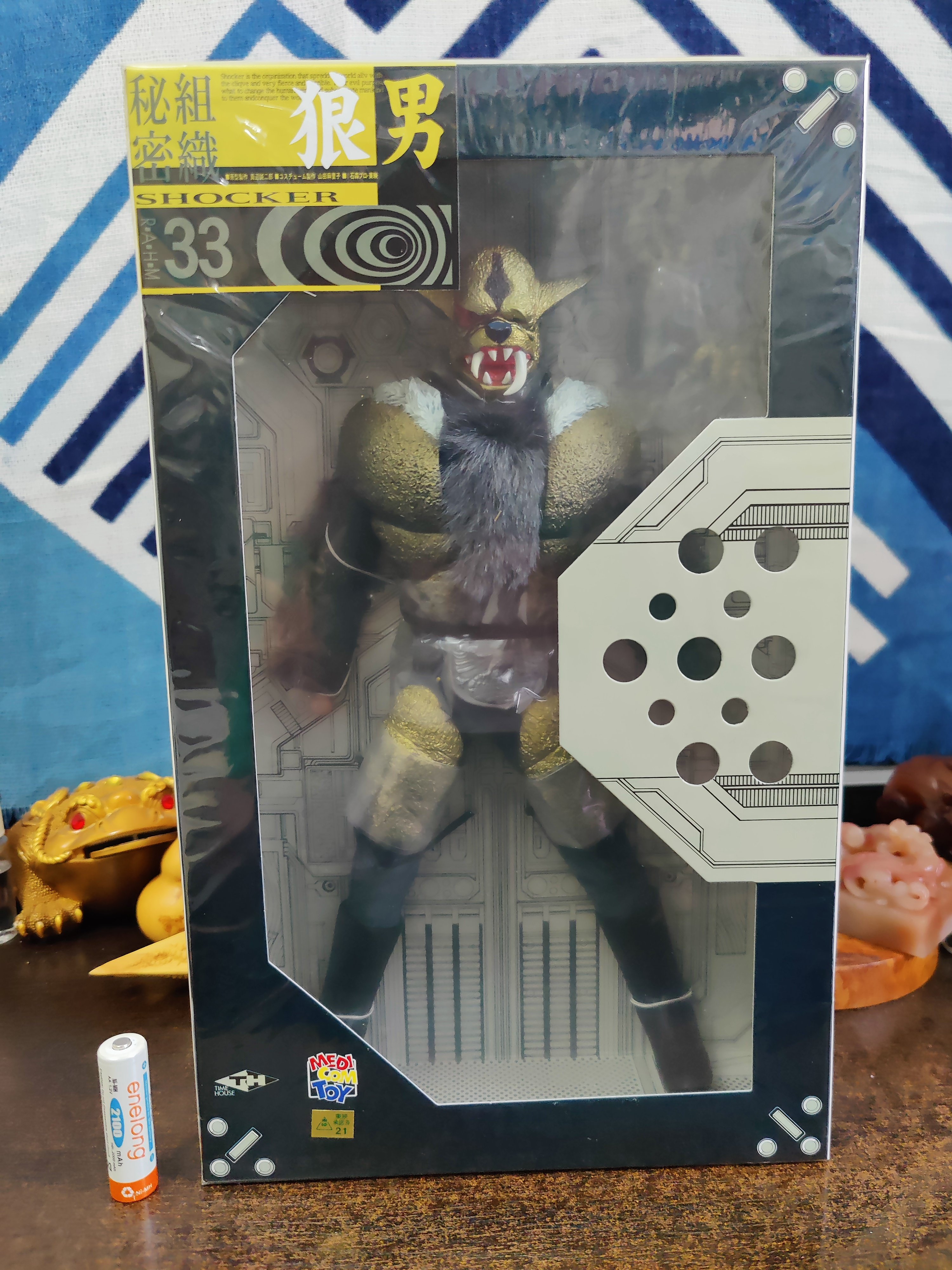 Medicom Toy Rah假面騎士1号V3狼男黄金狼男12寸佐尔上校可动人偶图片