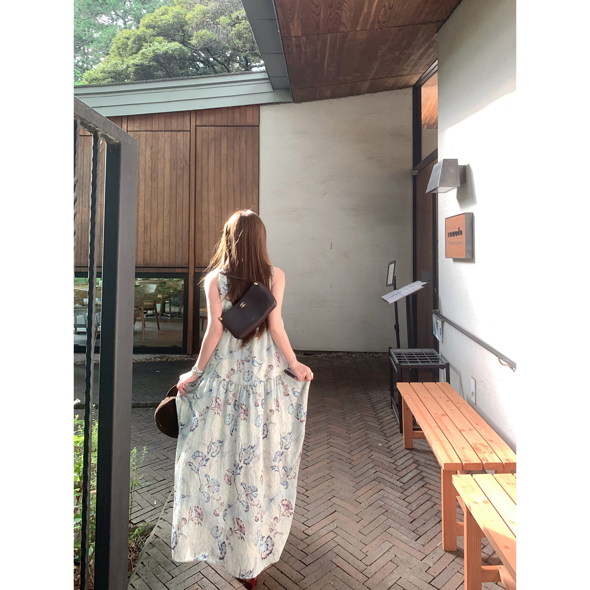 TMHSTUDIO挂脖碎花度假连衣裙图片