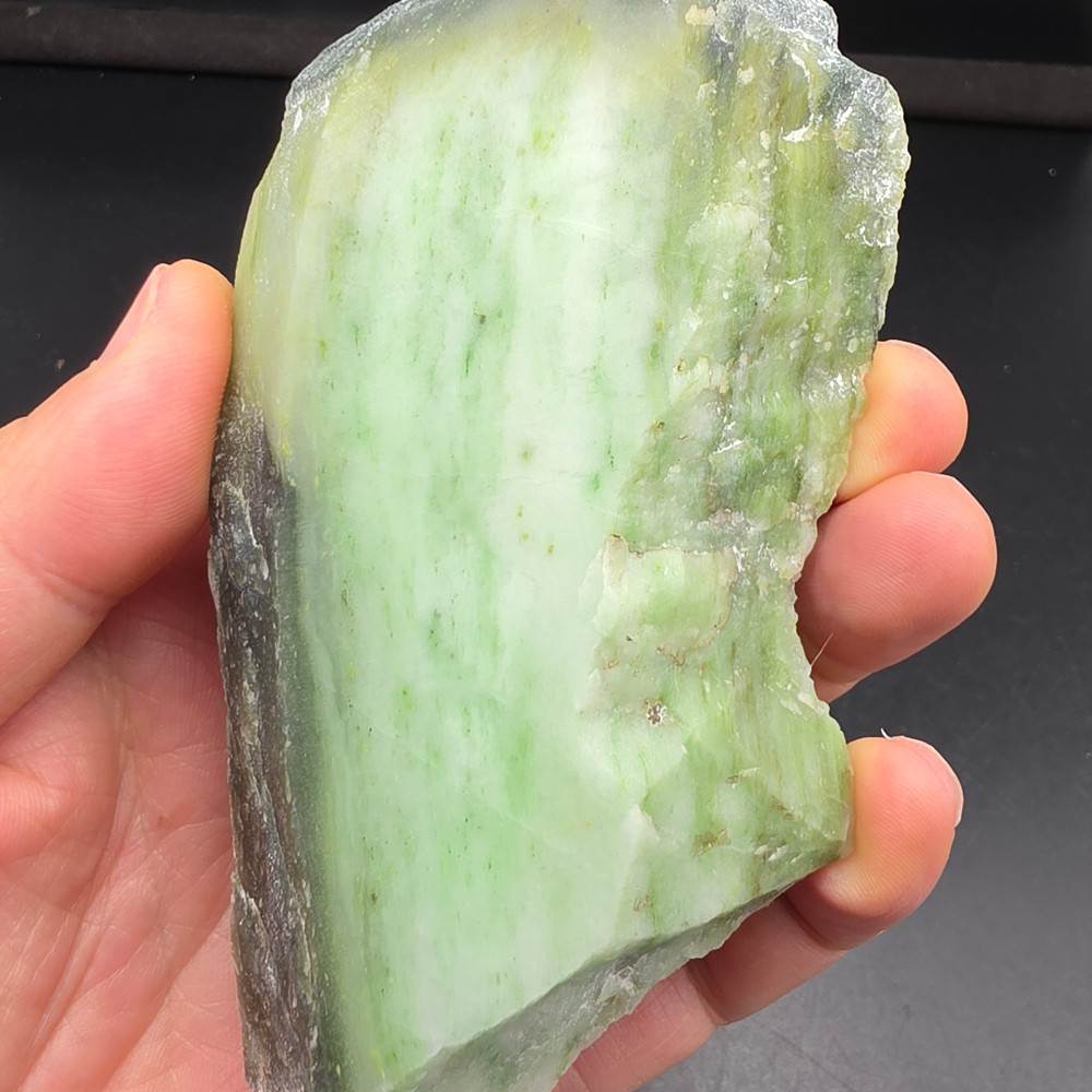 南阳独山玉精品翠绿绿白料牌子料挂件料独玉玉料原石