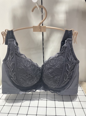 黛安芬triumph专柜现货有钢托聚拢收副乳显瘦防下垂文胸16R9017