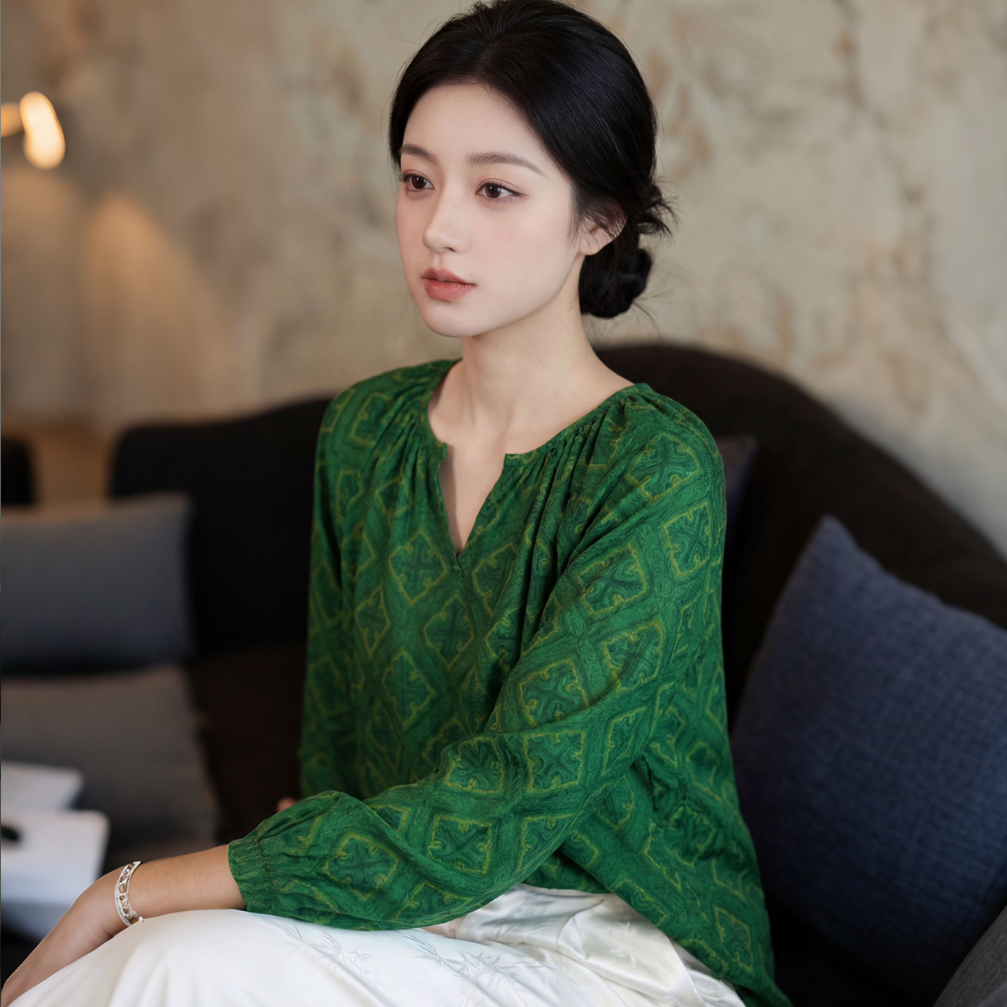 年轻款真丝香云纱新中式上衣女宽松版绿色漂亮小衫桑蚕丝衬衫早春