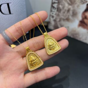 18k金黄财神吊坠au750彩金镶钻守护神项链新中式 国风女精致锁骨链