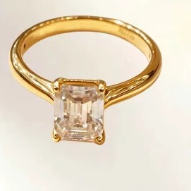 18k 金长方莫桑戒指轻奢几何镶钻指环水贝珠宝工厂现货女饰品批发