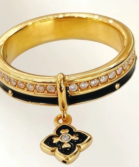 18K 金万相花吊牌戒指黑珐琅镶莫桑石戒轻奢时尚首饰珠宝工厂批发
