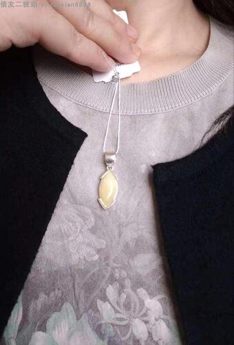 俄罗斯吊坠无优化天然蜜蜡