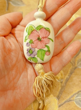 【BW中古】Avon书本款（127页）1977年巴西手绘花朵陶瓷吊坠全新