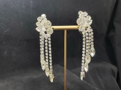 【BW中古】朱丽安娜Julianna白色莱茵石扫肩耳夹