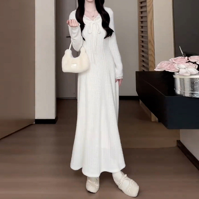 白色长袖针织连衣裙子女秋冬季2025新款巨好看配大衣打底内搭长裙
