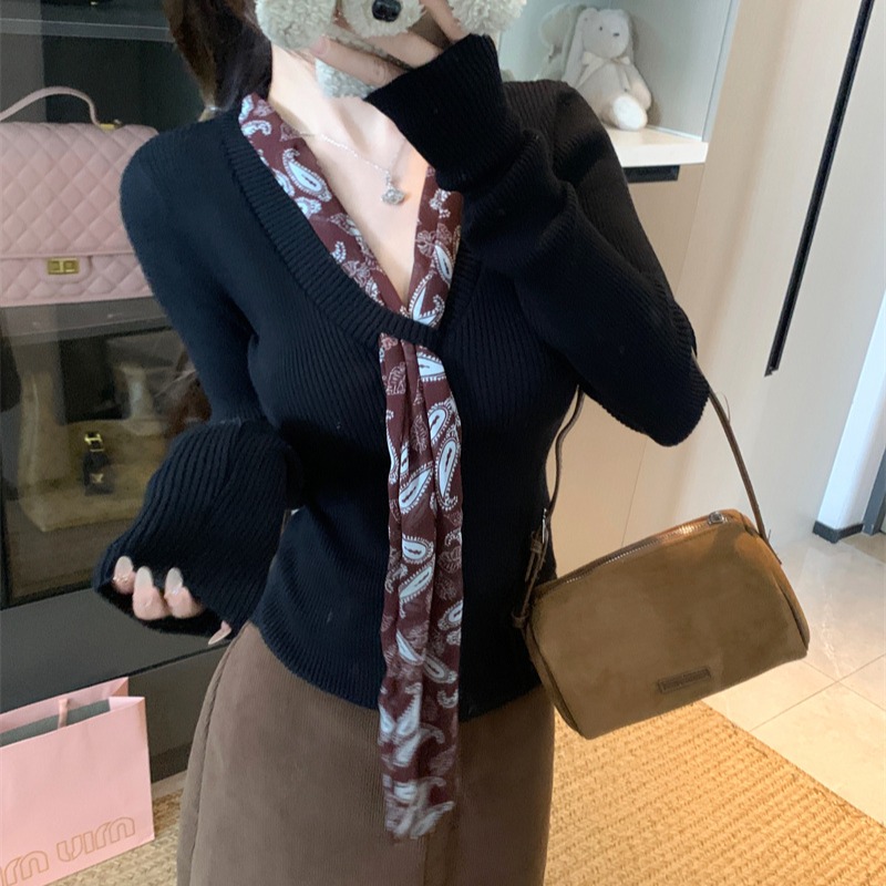 纯欲风掐腰长袖针织衫女2025秋冬新款修身显瘦V领设计感打底上衣