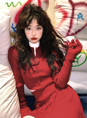 韩系巨好看红色针织连衣裙子女秋冬季2025新款小个子圣诞短裙套装