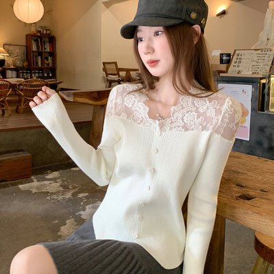 纯欲蕾丝拼接长袖针织衫女秋冬新款修身内搭独特别致绝美打底上衣