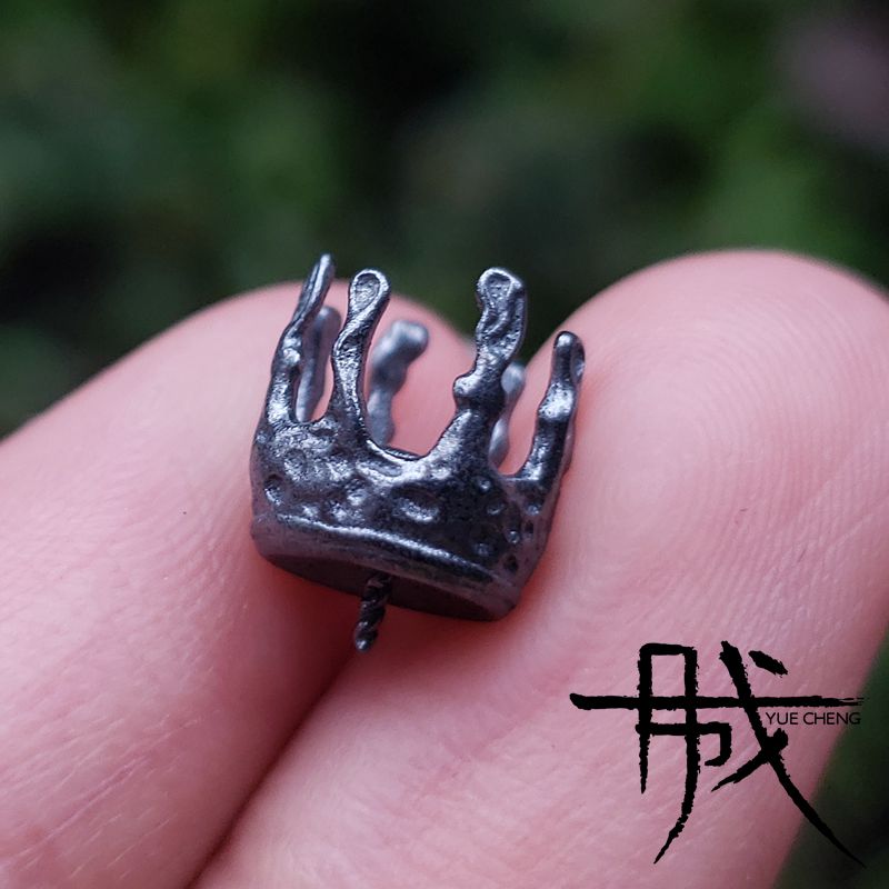 月成暗黑风皇冠扣头宝石情侣