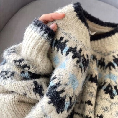 高级感复古提花圆领针织开衫女秋冬加厚单排扣宽松费尔岛毛衣外套