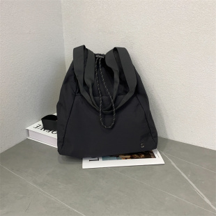 2025新款时尚防水尼龙布水桶包超轻多功能双肩背包休闲手提包单肩