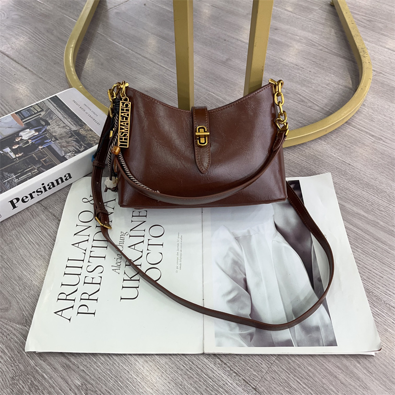 油蜡皮爆裂纹法棍包质感腋下单肩