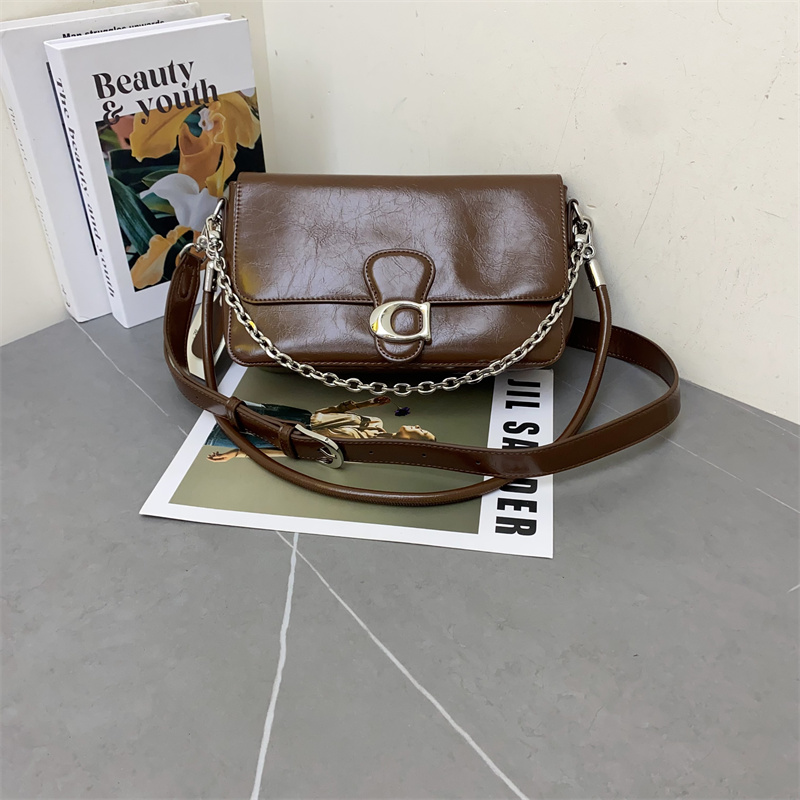 2025新款时尚油蜡皮小方包质感链子手提包休闲软皮纯色单肩斜跨包