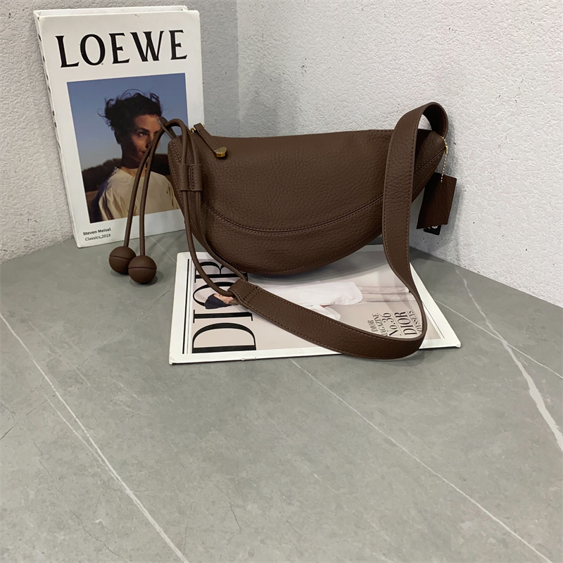 荔枝纹软皮三角包休闲单肩斜跨包