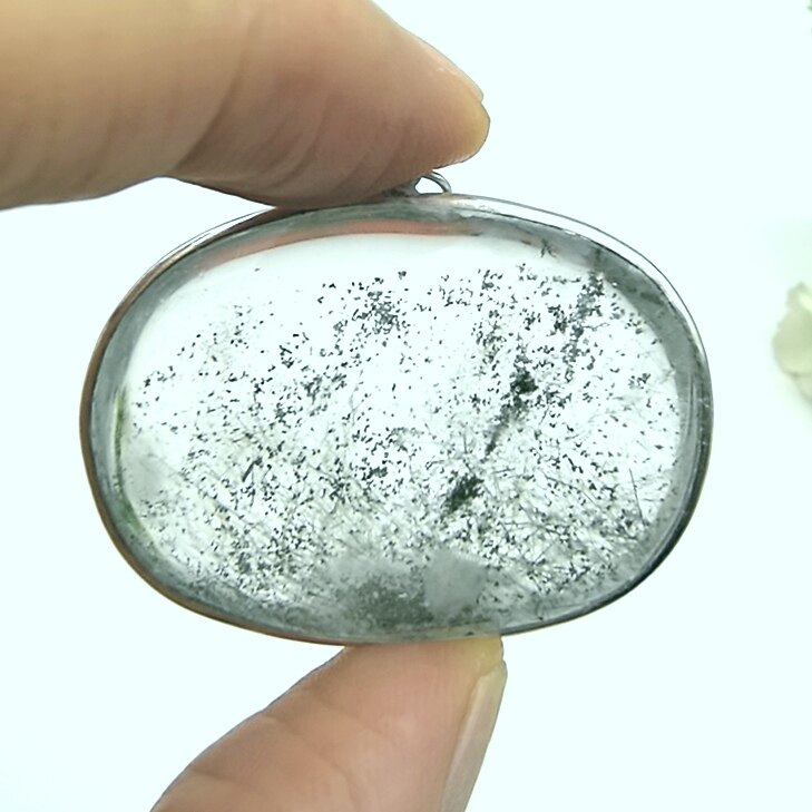 天然水晶绿幽灵绿发晶共生纯银包颈饰